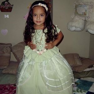 Meet your Posher, Nayeli